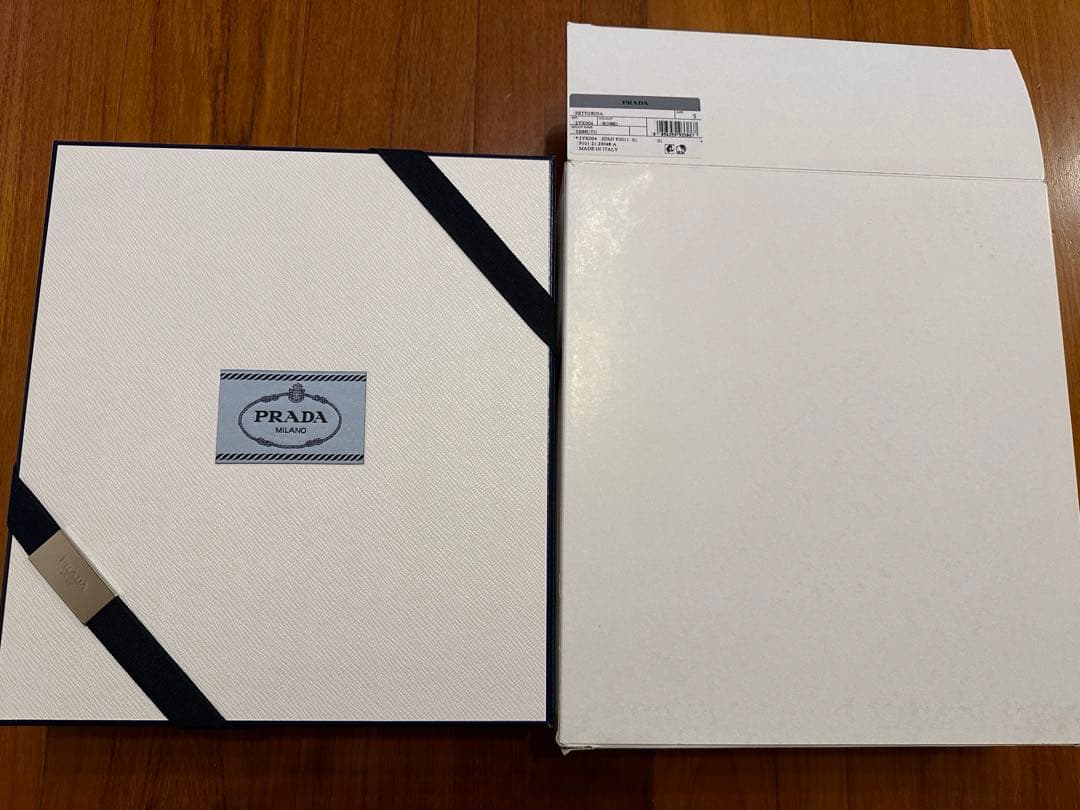 PRADA ペット　Re-Nylon レインコート　ウィンドブレーカー