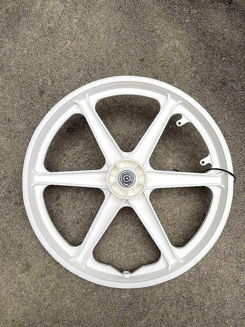 20インチ ホワイト　BMXプラスチックホイール