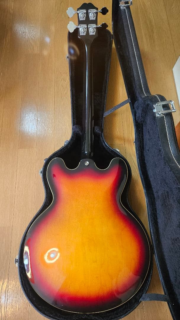 Epiphone Rivoli VC セミアコベース ハードケース付き