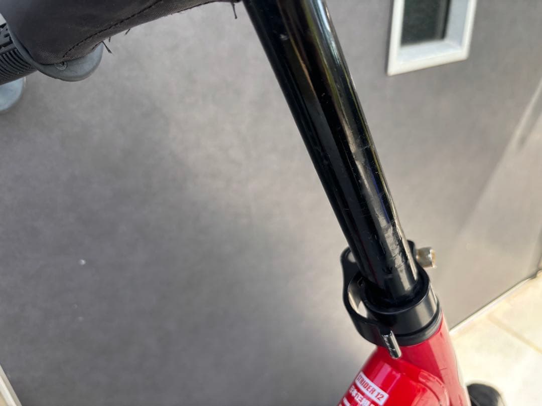 STRIDER バランスバイク 赤　ストライダー　スポーツタイプ　サドル新品