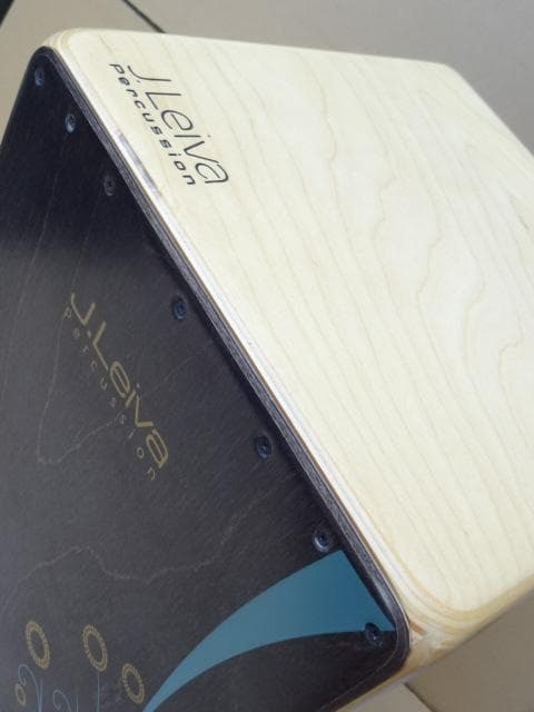 J.Leiva medina カホン