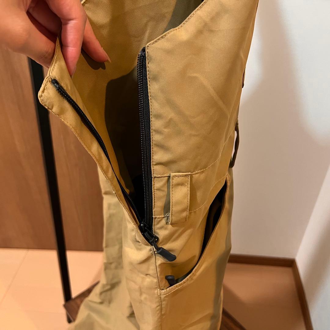 ベージュ サスペンダー付きスノーボードオーバーオール