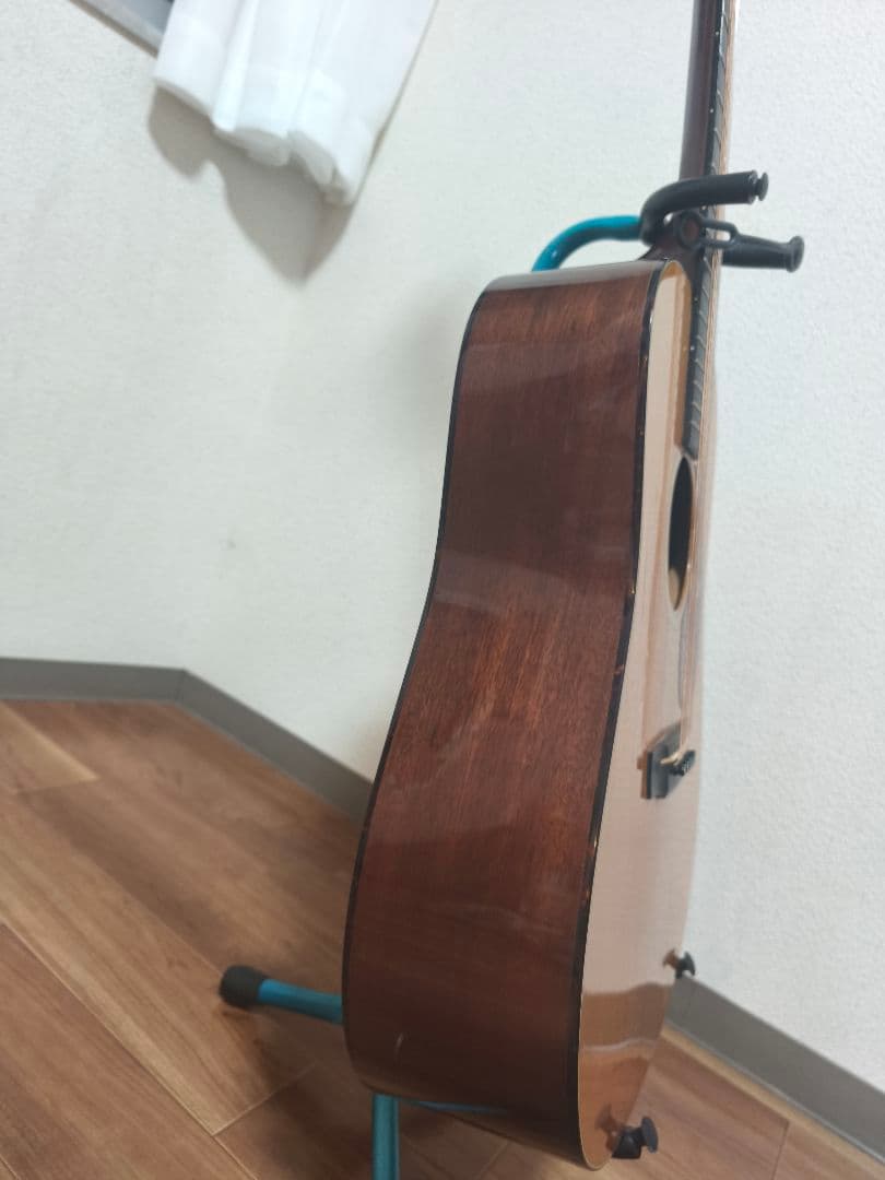 Martin　D-18V 1997年製