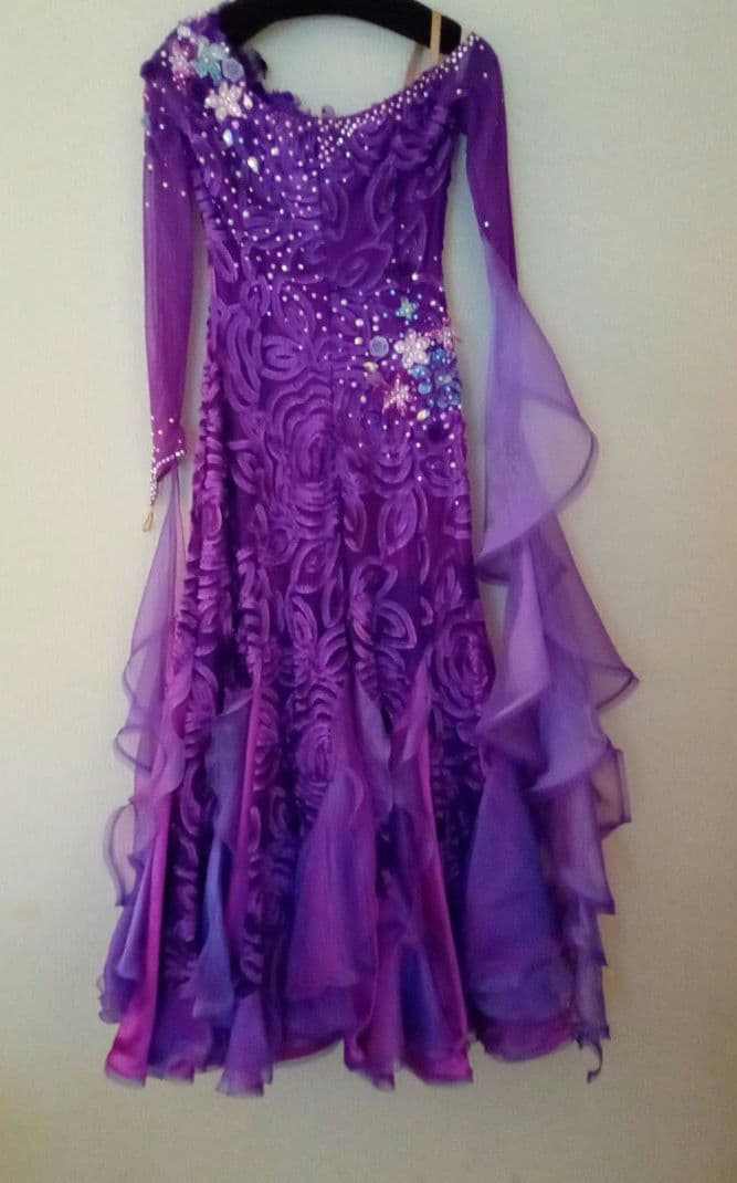 紫色 フラワー刺繍付き ダンスドレス　社交ダンス