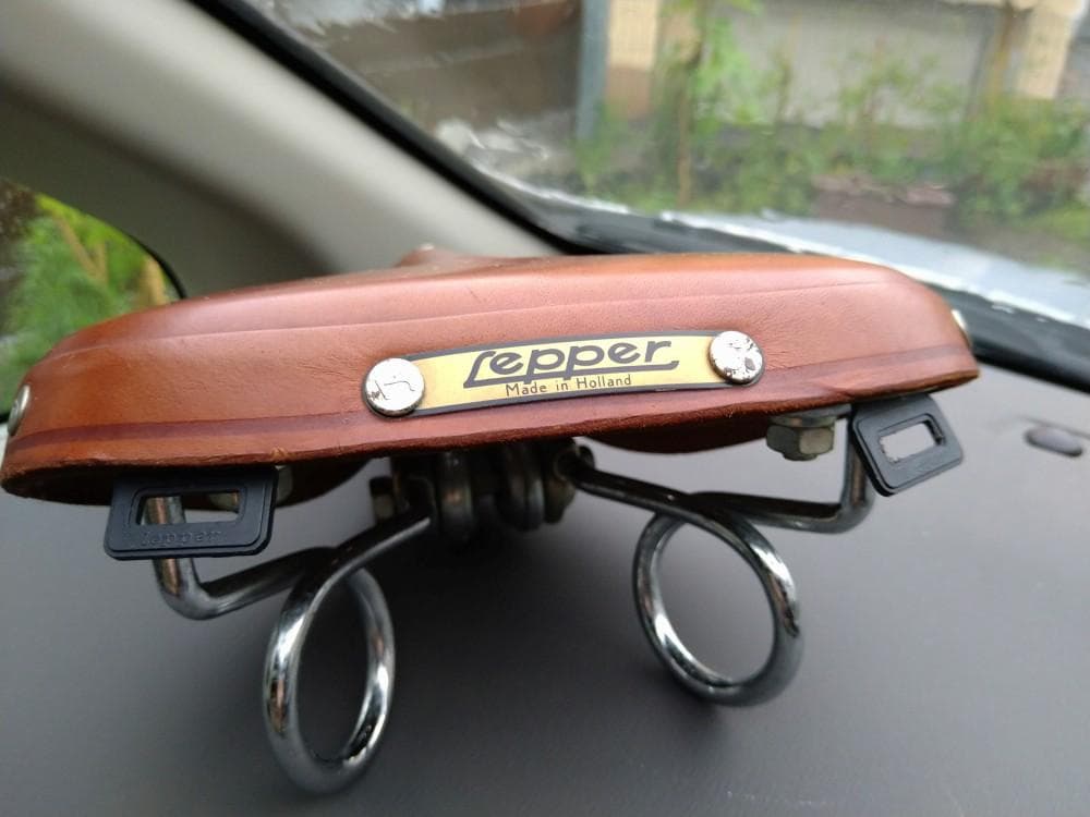 1日限定価格★Lepper 本革 サドル　レッパー レザー
