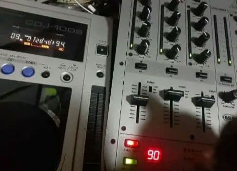 VMX 300 DJミキサーベリンガーミキサー稼働品