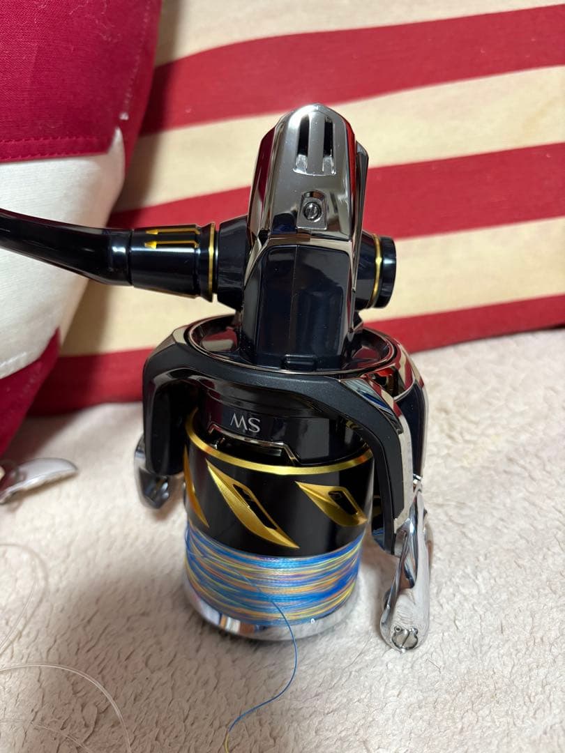 19 STELLA SW8000HG リール