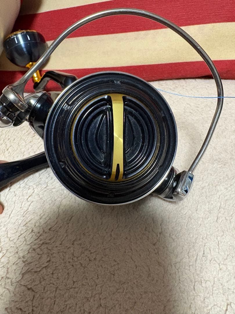 19 STELLA SW8000HG リール