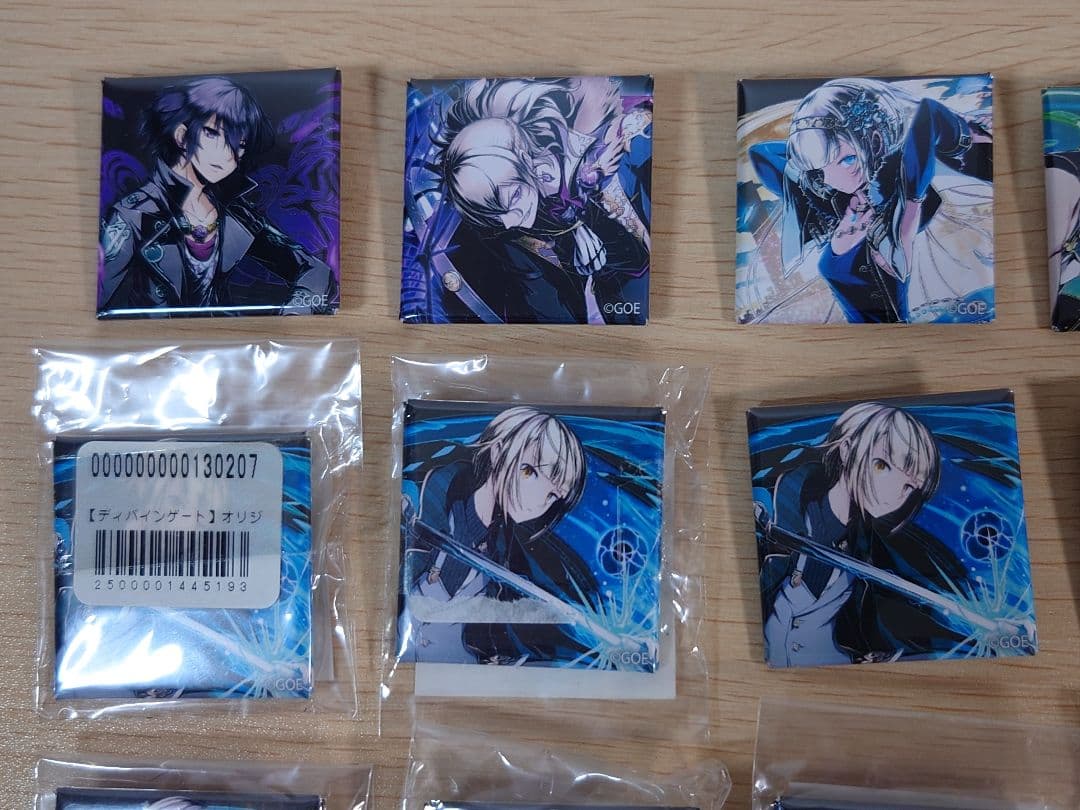 ディバインゲート 缶バッジ まとめて ビレッジバンガード 流水竜リヴィア