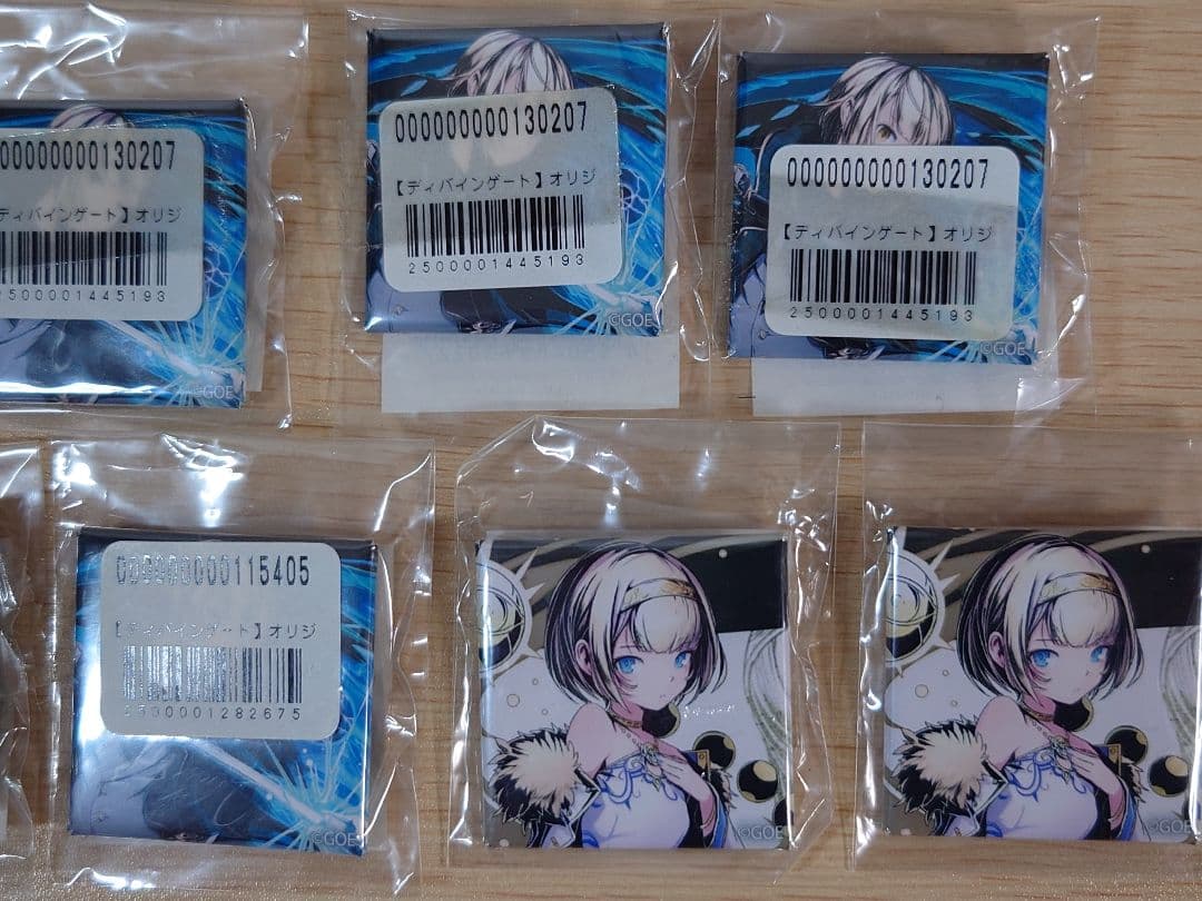 ディバインゲート 缶バッジ まとめて ビレッジバンガード 流水竜リヴィア