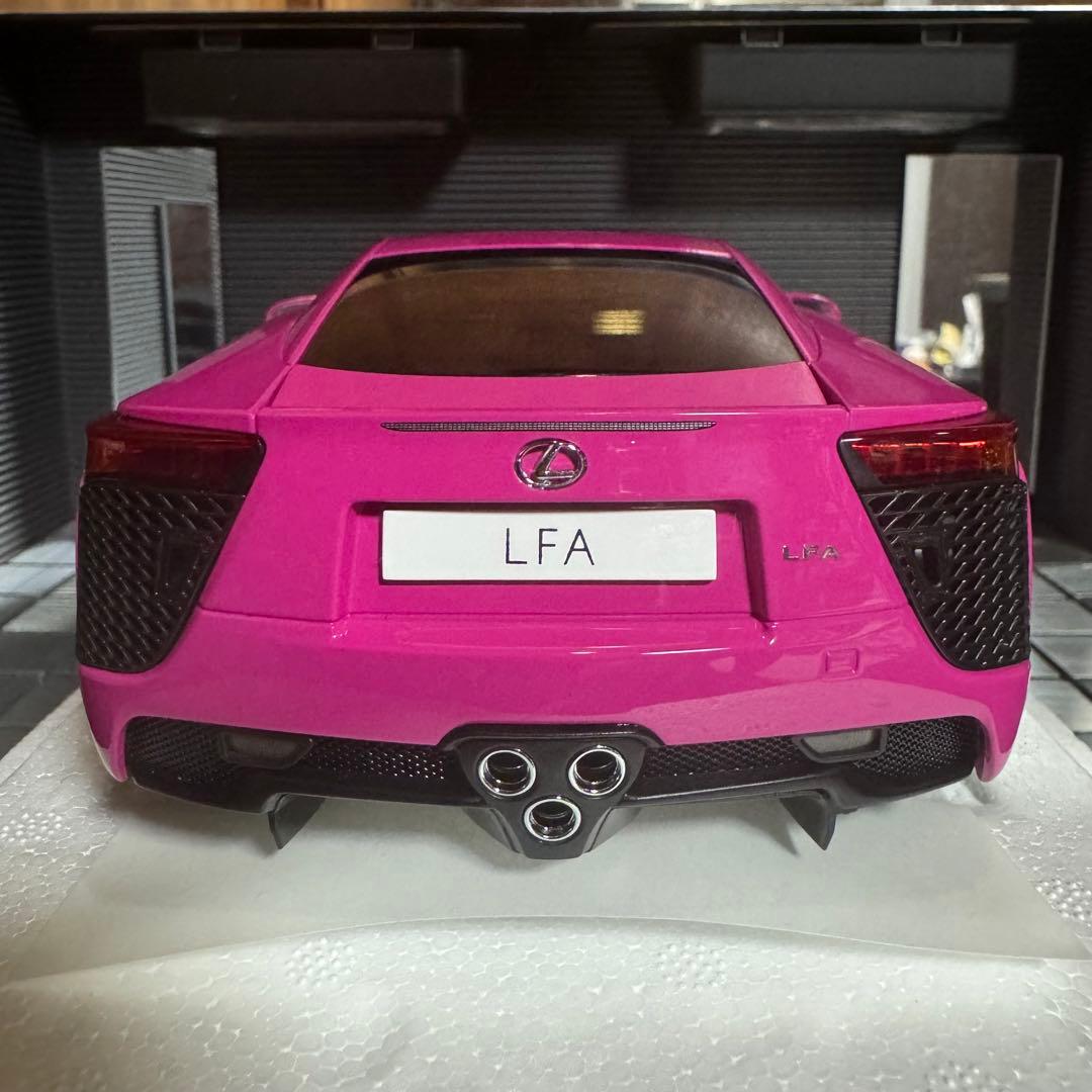 未展示品オートアート 1/18 レクサス LFA PASSIONATE PINK