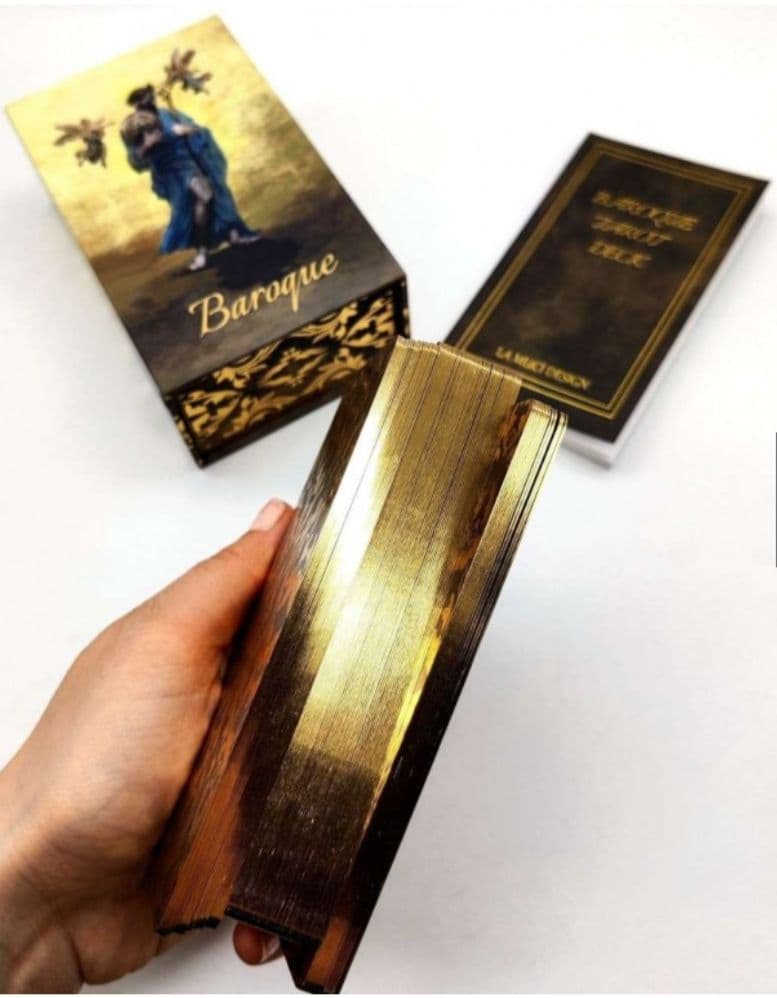 ゴールドが豪華で美しい！バロックタロット