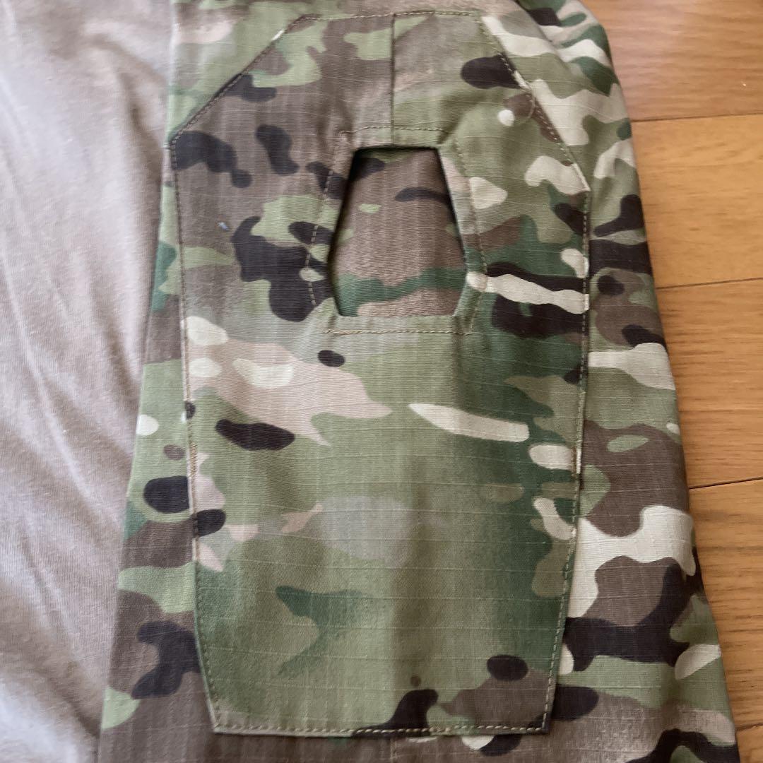 サバゲー装備(服)上下＆関節部に入れるパッド付き