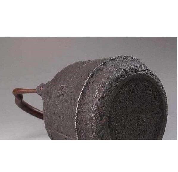 鋳鉄製黒色鉄瓶 花と動物の浮彫り 茶道用品 大容量 老鉄瓶★提梁壺 2.5L