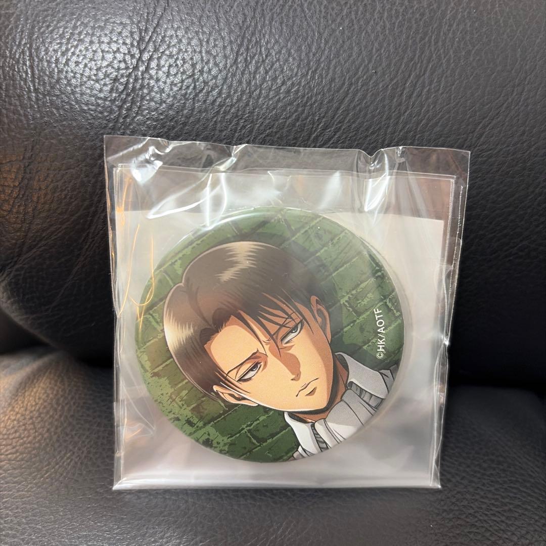 リヴァイ・アッカーマン 57mm缶バッジ2個セット ちゃれくじ 進撃の巨人