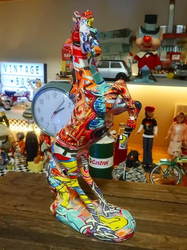 馬 サラブレッド 午年 カラフル 芸術品 金運アップ 置物 ロイヤルファミリー