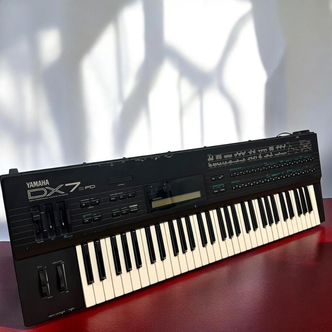 ☆良品 ヤマハ DX7II FD シンセイサイザー 2系列 FM音源