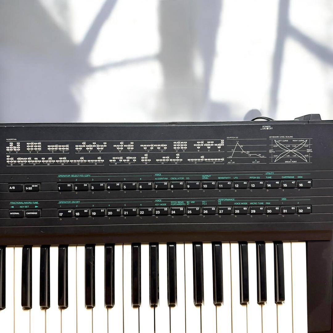 ☆良品 ヤマハ DX7II FD シンセイサイザー 2系列 FM音源