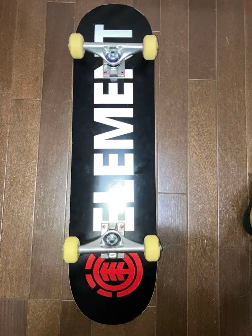 スケボーコンプリート　　venture 5.25 8インチ　element