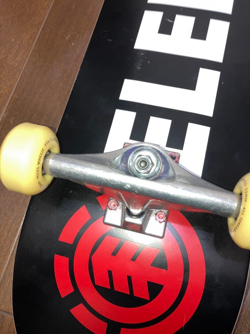 スケボーコンプリート　　venture 5.25 8インチ　element