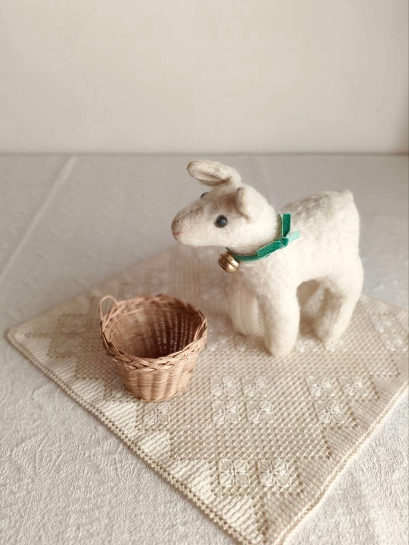 * vintage animal ୨୧ * 抱きしめたい フワフワ羊の赤ちゃん