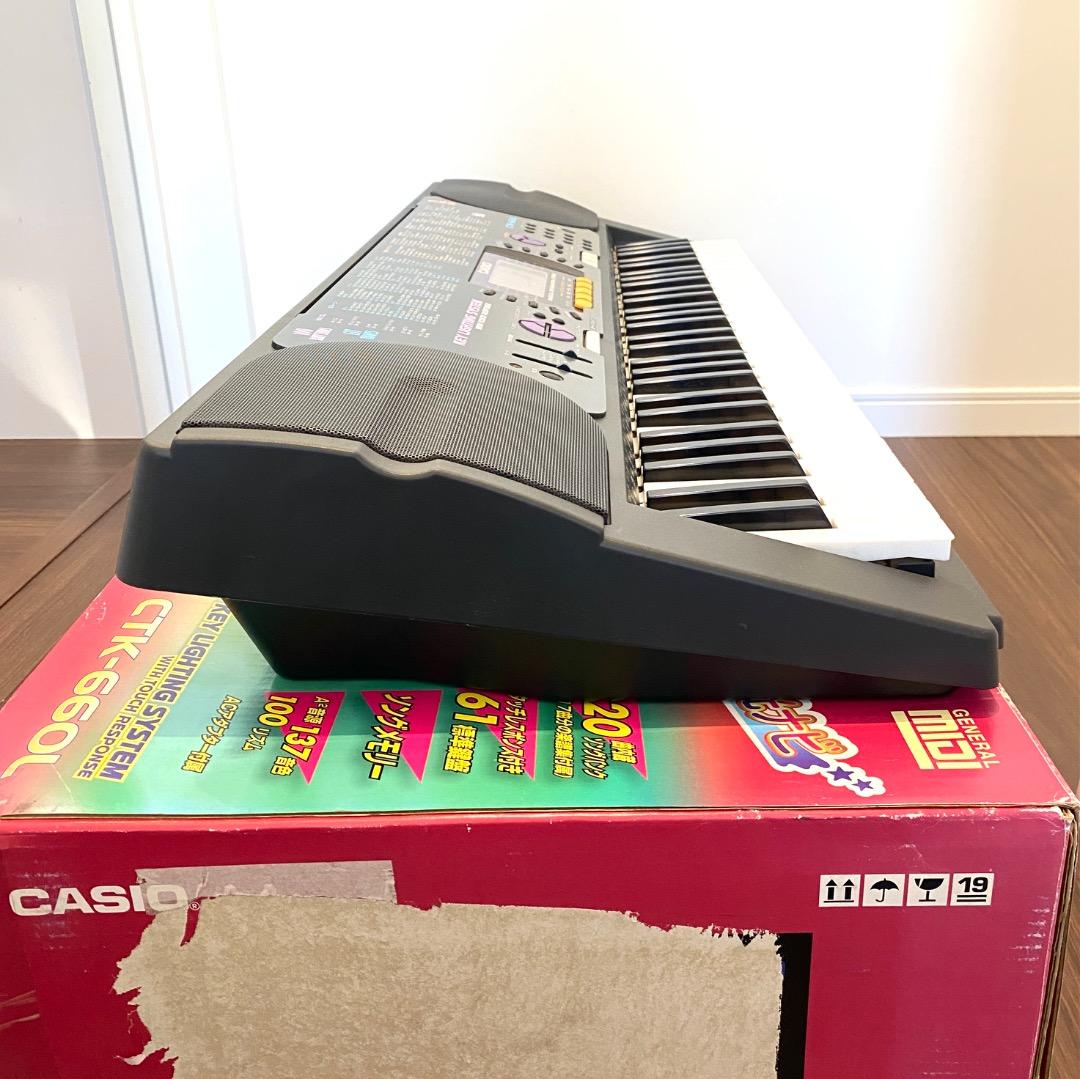た*う様 美品！動作確認済み CASIO 電子キーボード CTK-660L 譜面