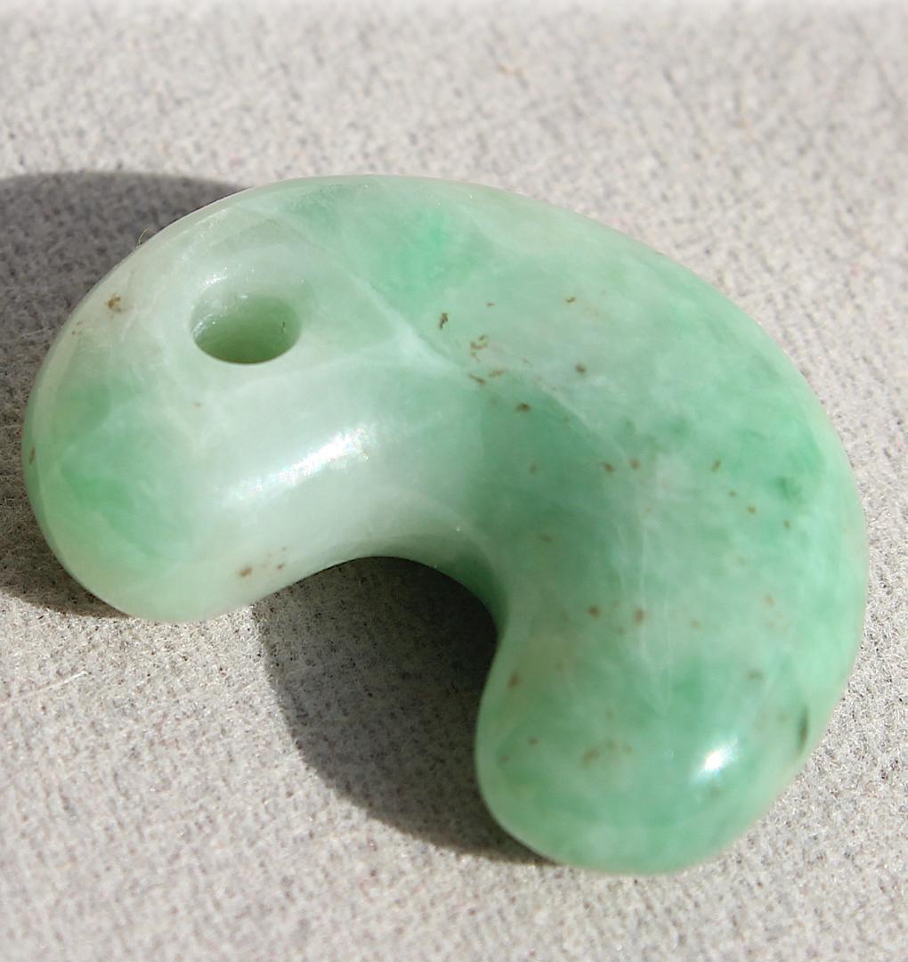 専用出品［透明感］糸魚川翡翠 勾玉 7.0g