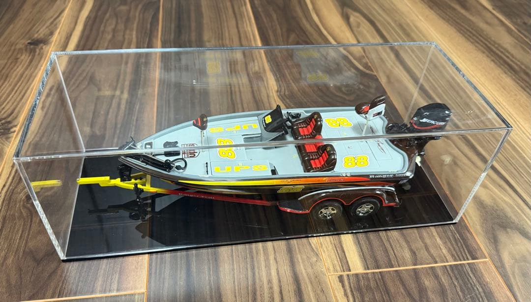 CASTAWAY 1/24スケール バスボート　ダイキャストモデル