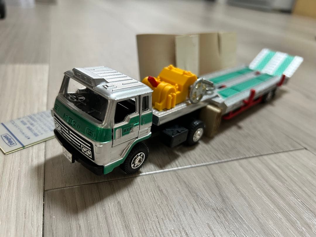 ダイアペット　いすゞトレーラー運搬車　ヨネザワ