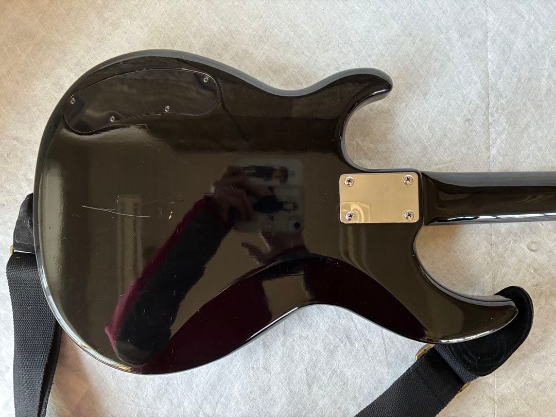 ヤマハBBVエレキベース ・ソフトケース・ストラップ・ケーブル付き