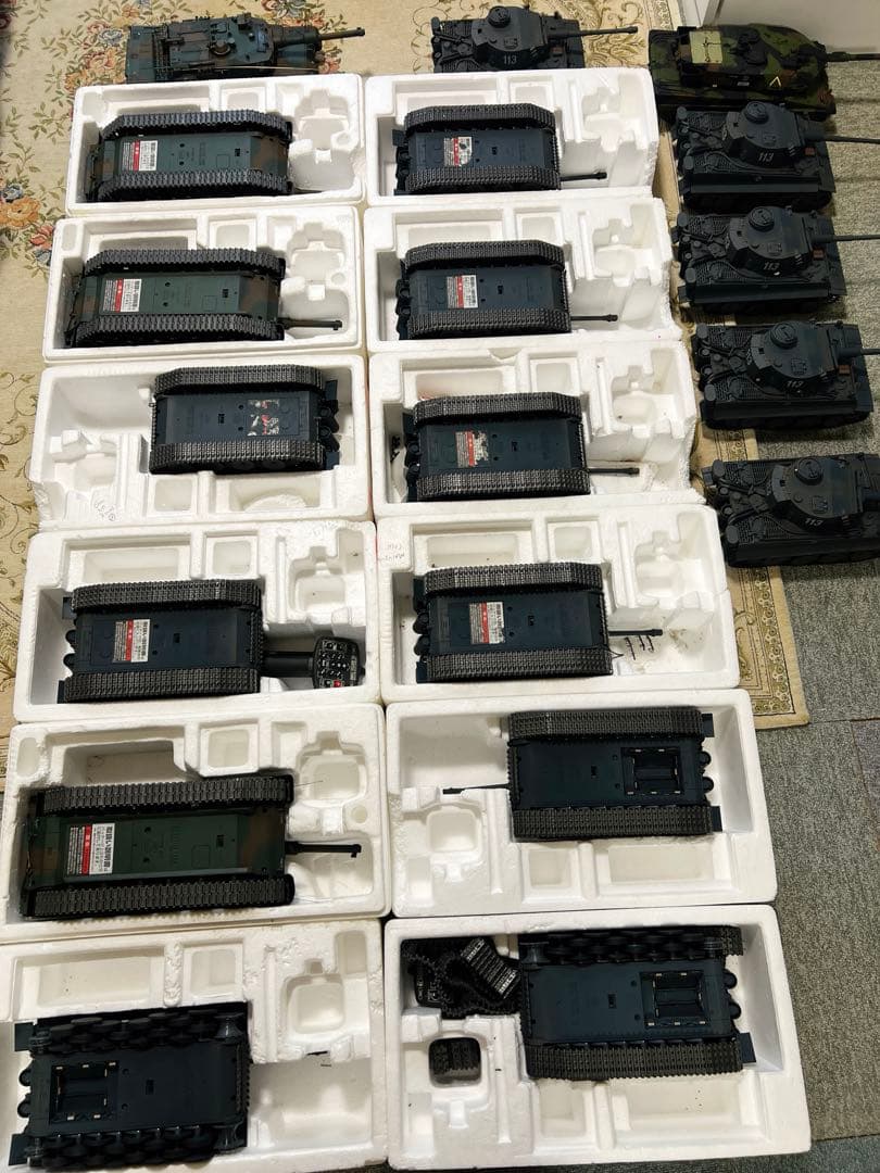 [訳あり] 東京マルイ戦車19台セットまとめ売り