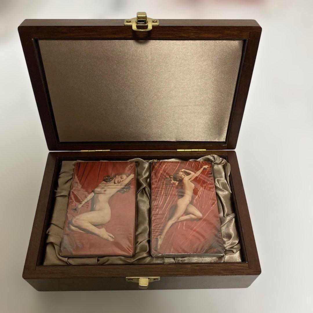 未使用　マリリンモンロー没後30年記念トランプ木製トランプケース 米国国章