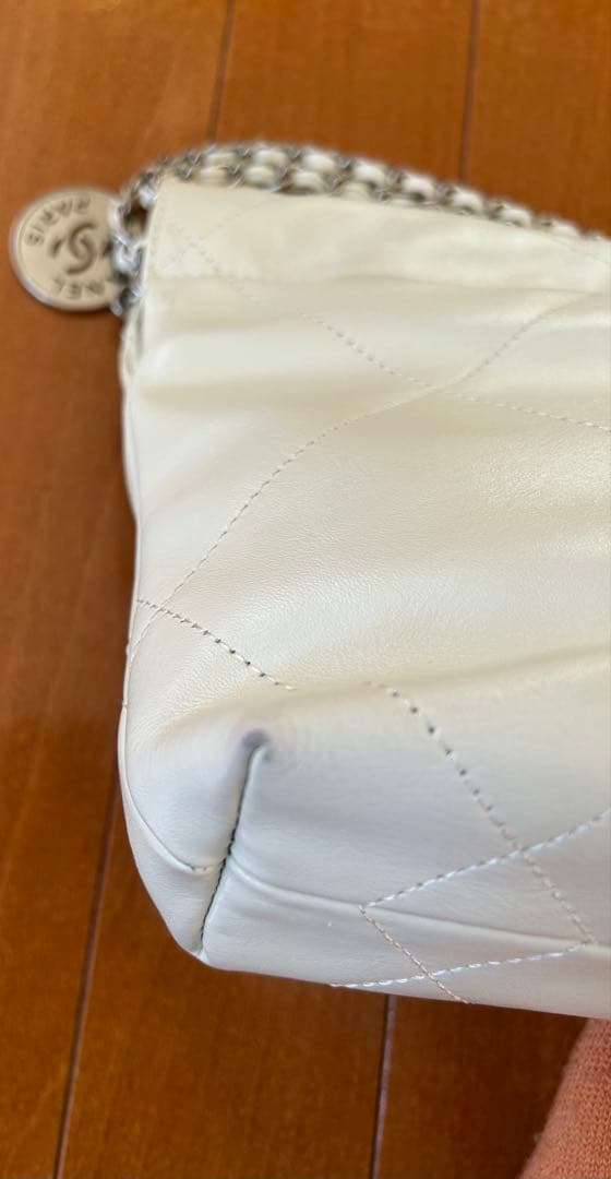 シャネル　ショルダーバッグ　白　ノベルティ