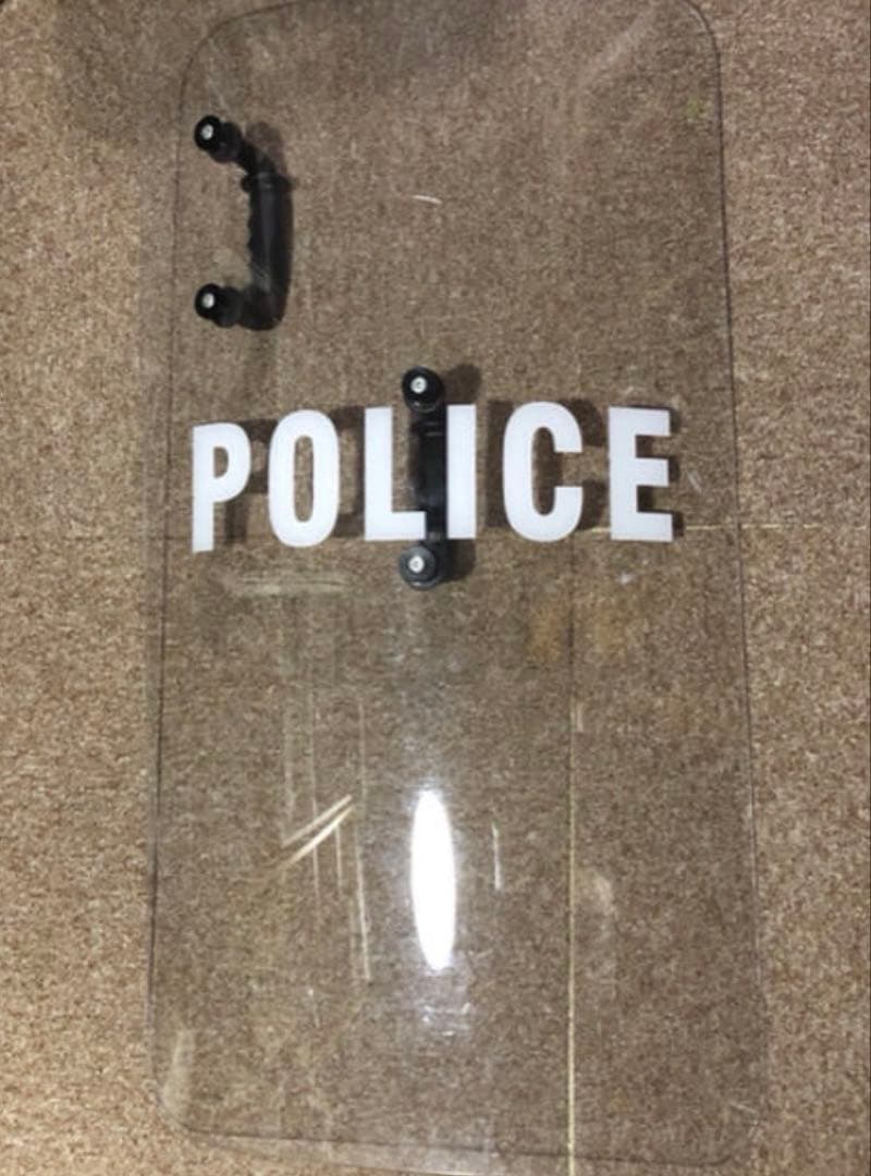 盾　ライオットシールド　警察　機動隊風