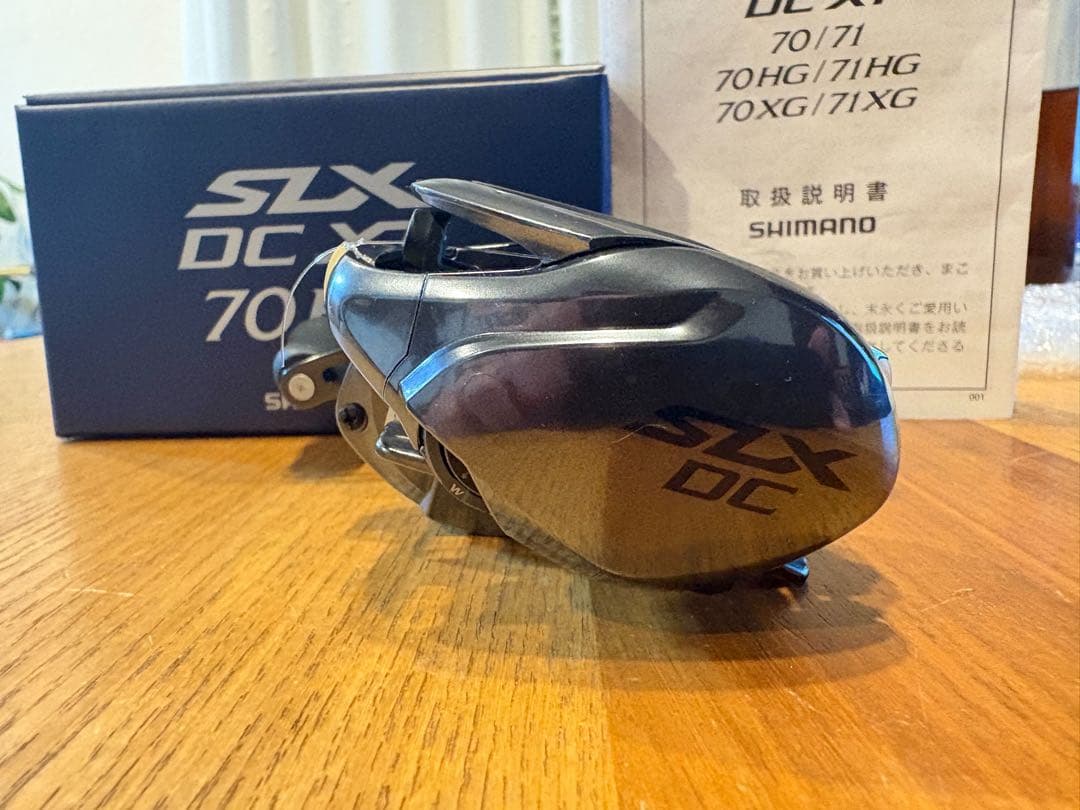 美品　SHIMANO SLX DC XT 70HG ベイトリール