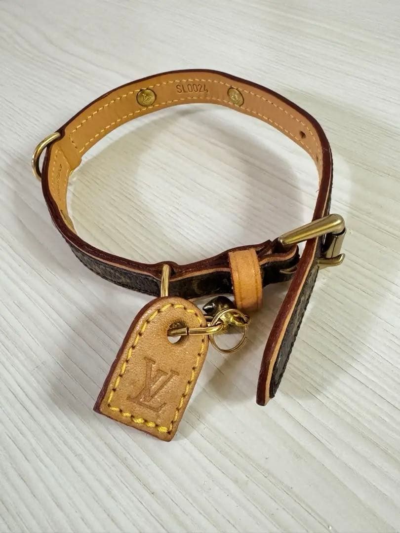 LOUIS VUITTONルイヴィトン　首輪犬用モノグラム小型犬