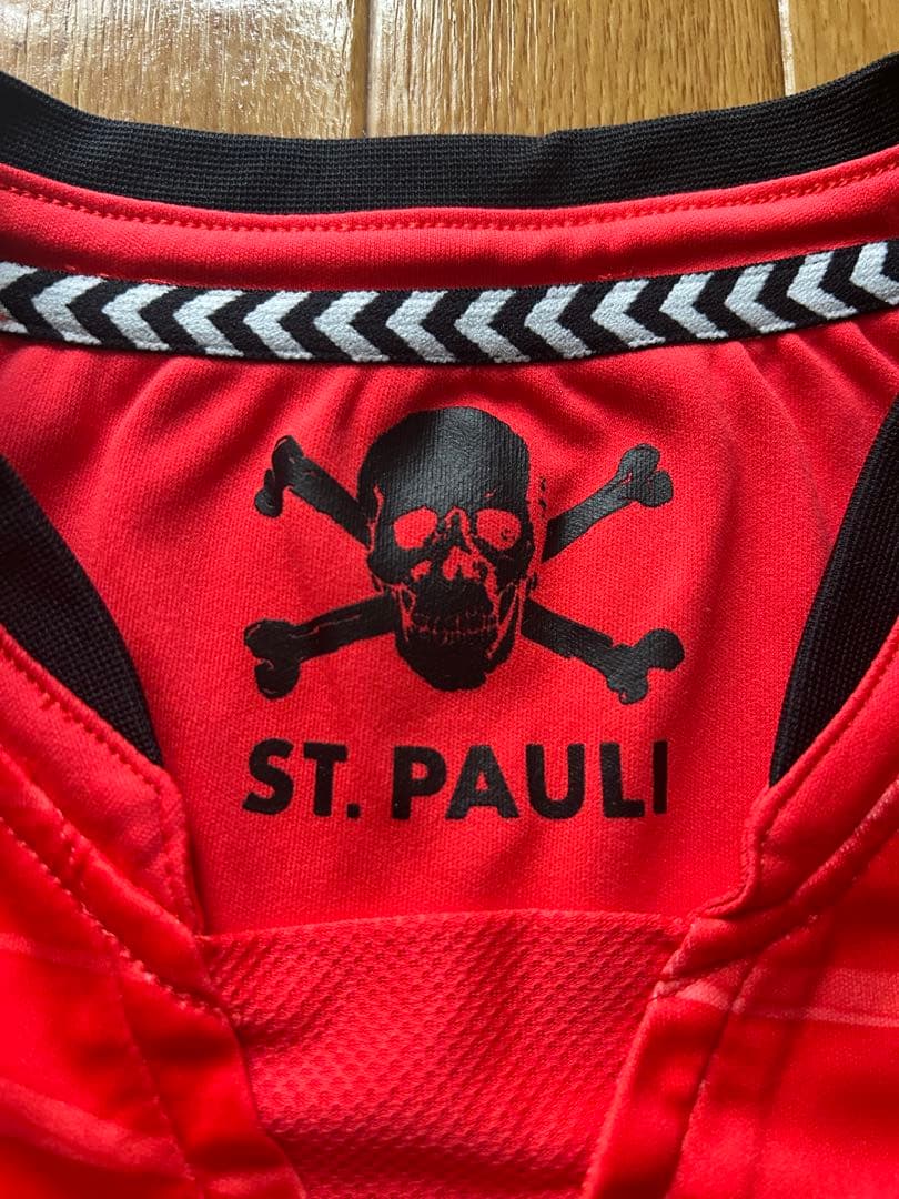 ブンデスリーガ　ザンクトパウリ　ユニフォーム