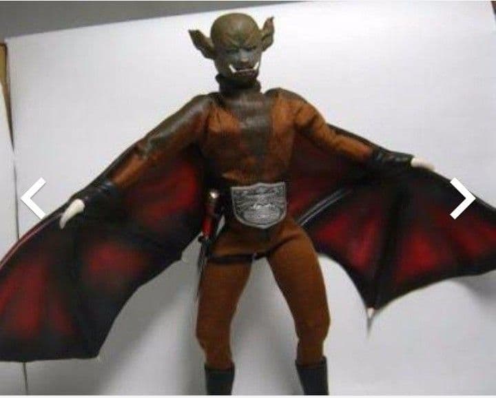 RAH220  仮面ライダー  蜂女& コウモリ男