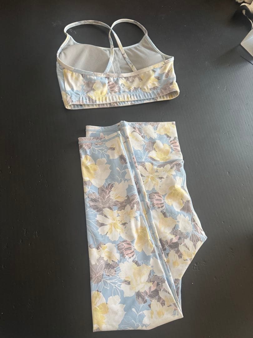 SUKALA プルオーバー付きブラ＆レギンスセットアップ 3セット