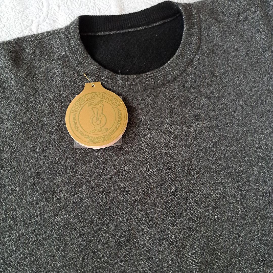 スコットネス グレー &黒カシミヤ100%リバーシブル クルーネック セーター