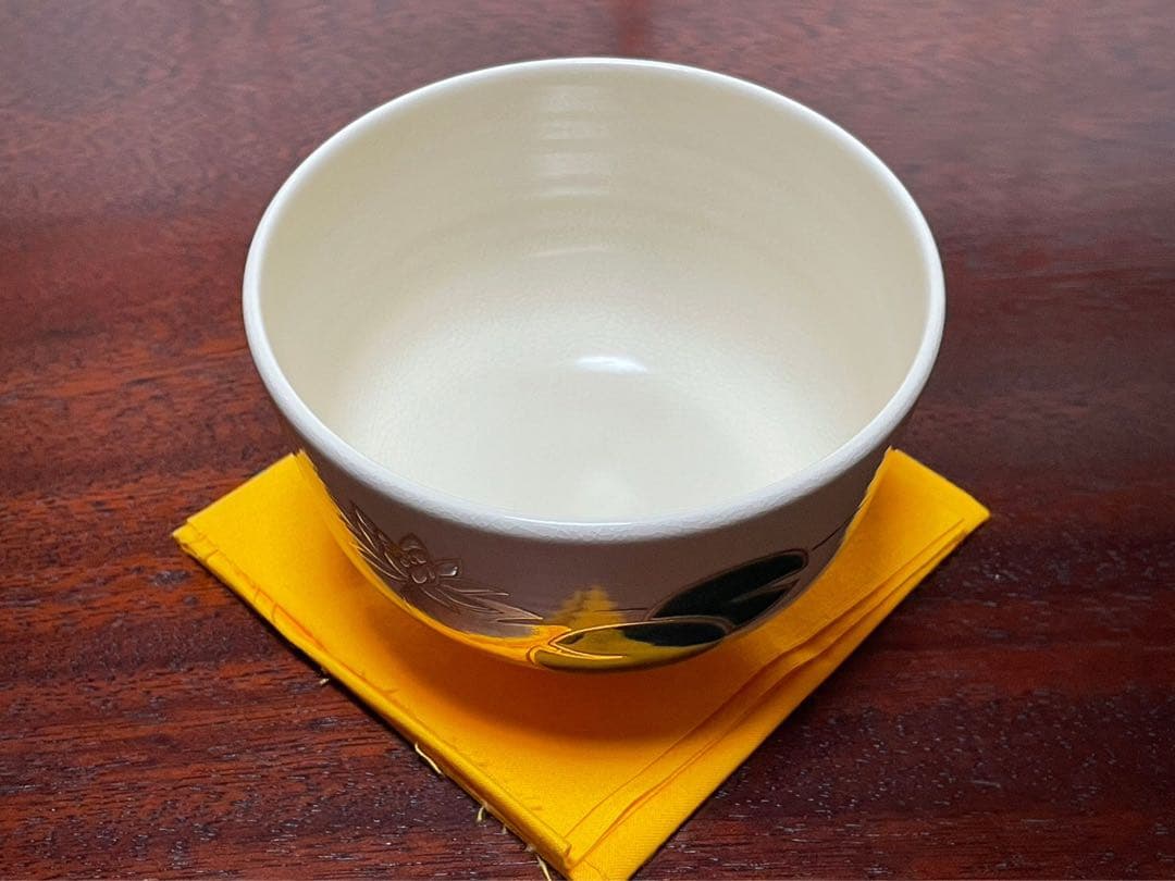 色絵茶碗　未草　山本閑人