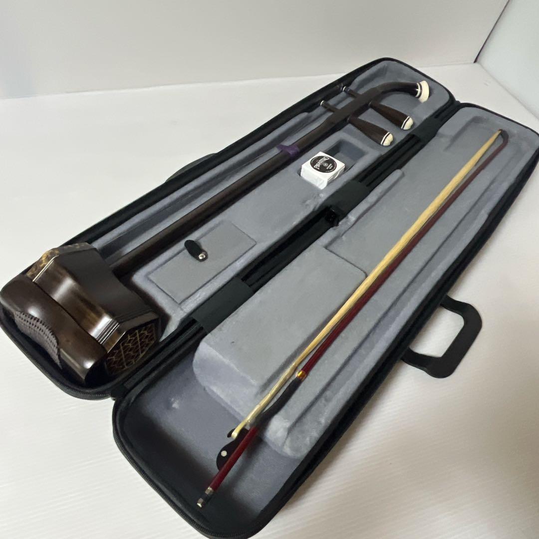 万菊根製　二胡　紅木　精品　萬菊根　蛇皮　弦楽器　ケース