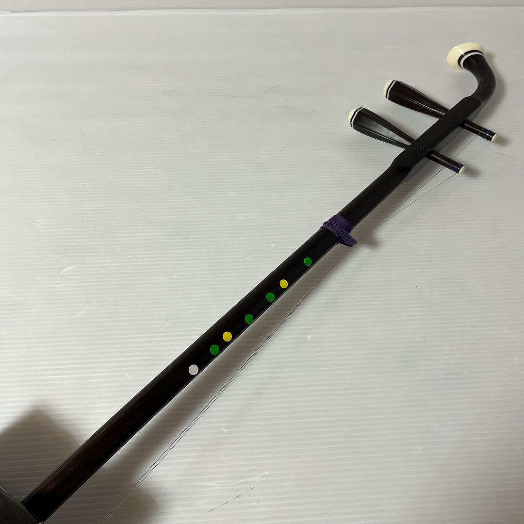 万菊根製　二胡　紅木　精品　萬菊根　蛇皮　弦楽器　ケース