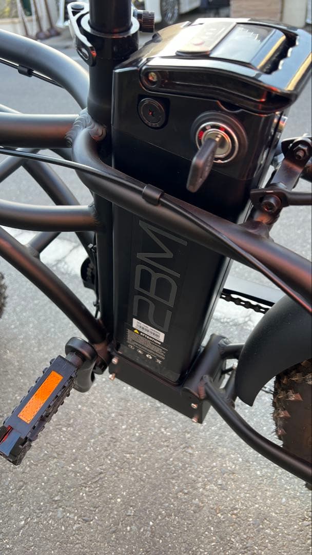 電動アシスト自転車 新品定価28万円 ほぼ新品 2BM