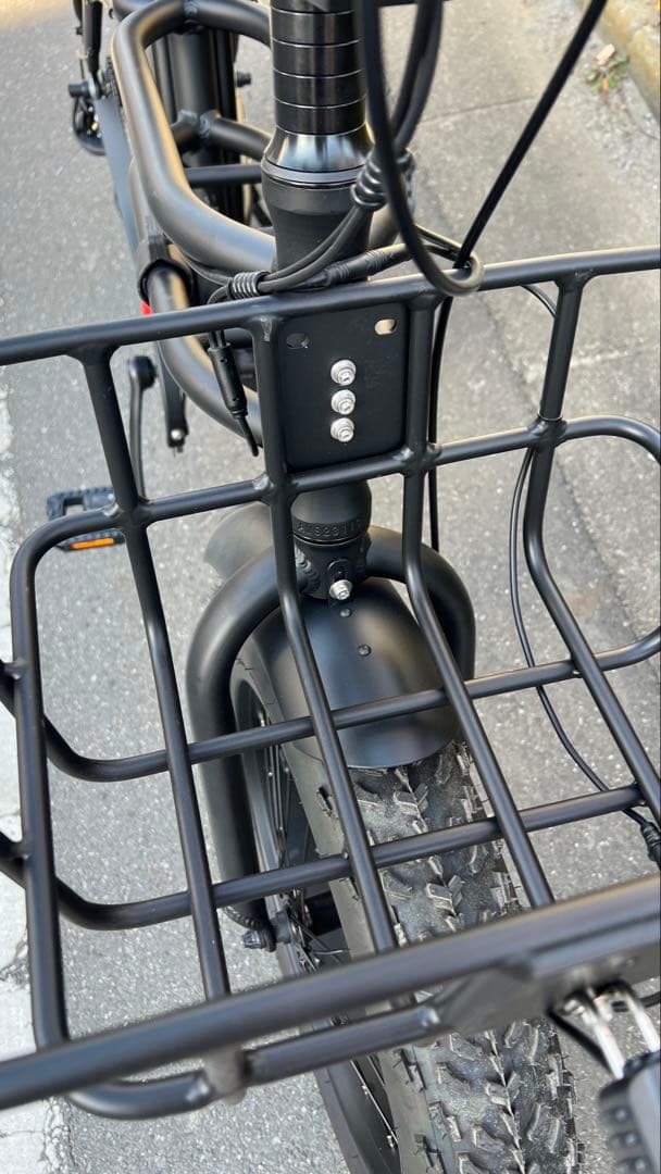 電動アシスト自転車 新品定価28万円 ほぼ新品 2BM