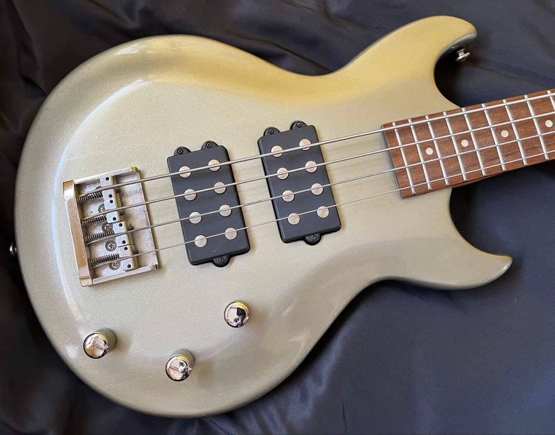 Aria Pro II CSB タイプメタリカエレキベース完動品　ケース付美品
