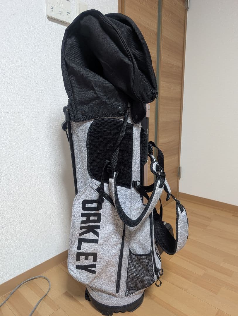 OAKLEY グレー キャディバッグ