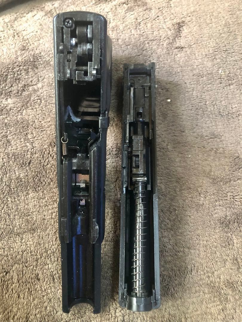 東京マルイ　ガスブローバックハンドガン　グロック18C マガジン4本付き　中古