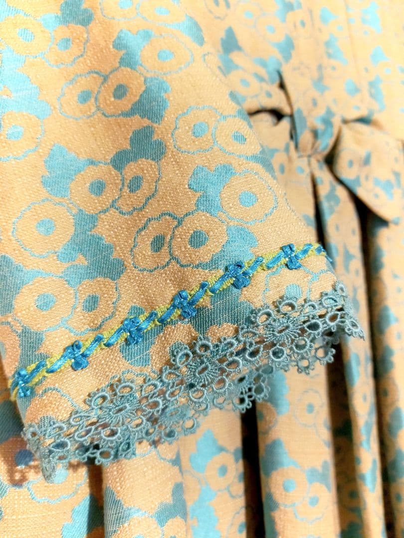 ◆Lois CRAYONコート　未使用　花柄ジャガード