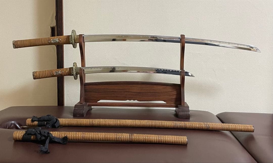 模造刀　小柄　太刀　脇差　刀掛け　武具　B591